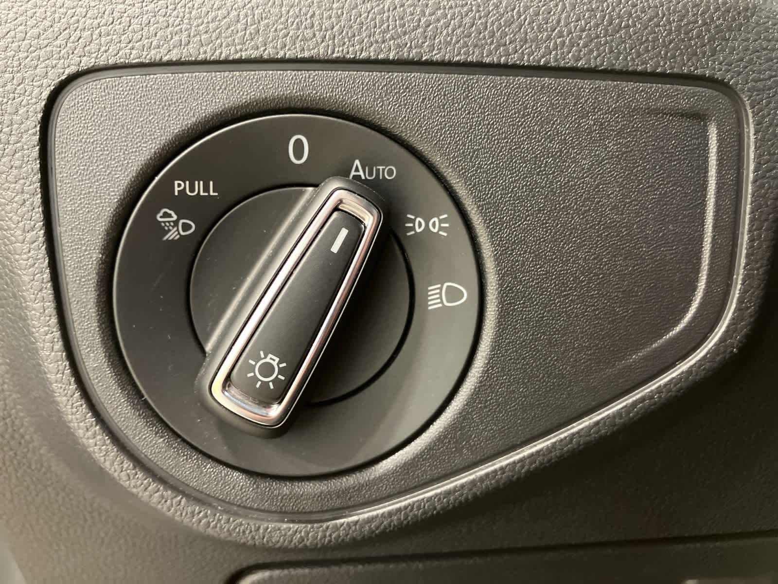 Thumbnail: 2023 Volkswagen Atlas - 18