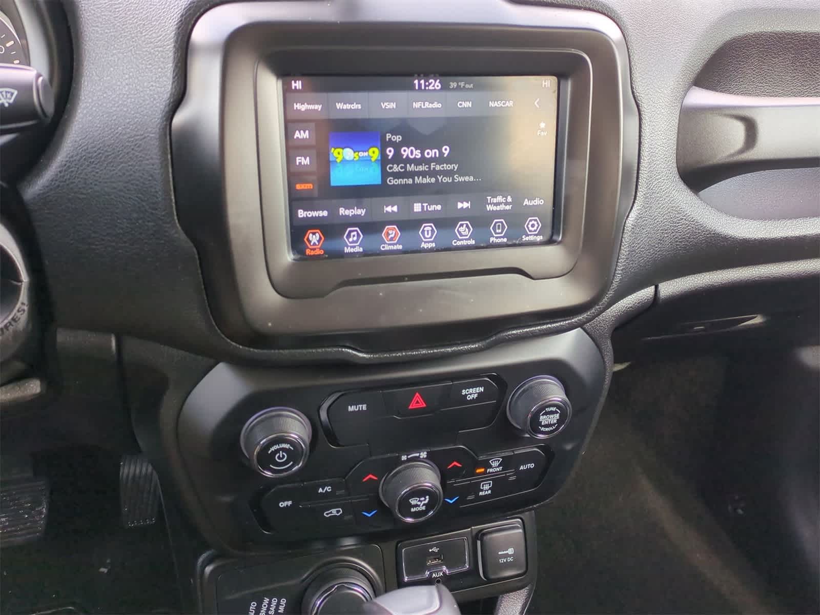 Thumbnail: 2019 Jeep Renegade - 27