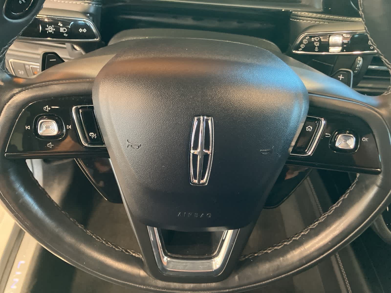 Thumbnail: 2022 Lincoln Corsair - 16