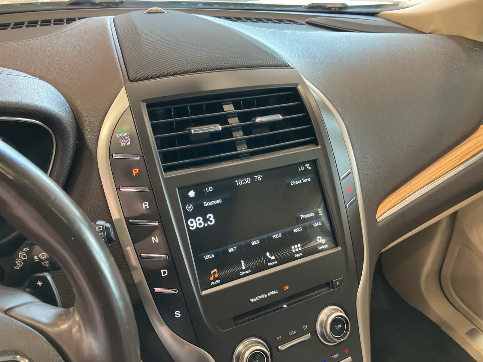 Thumbnail: 2016 Lincoln MKC - 21