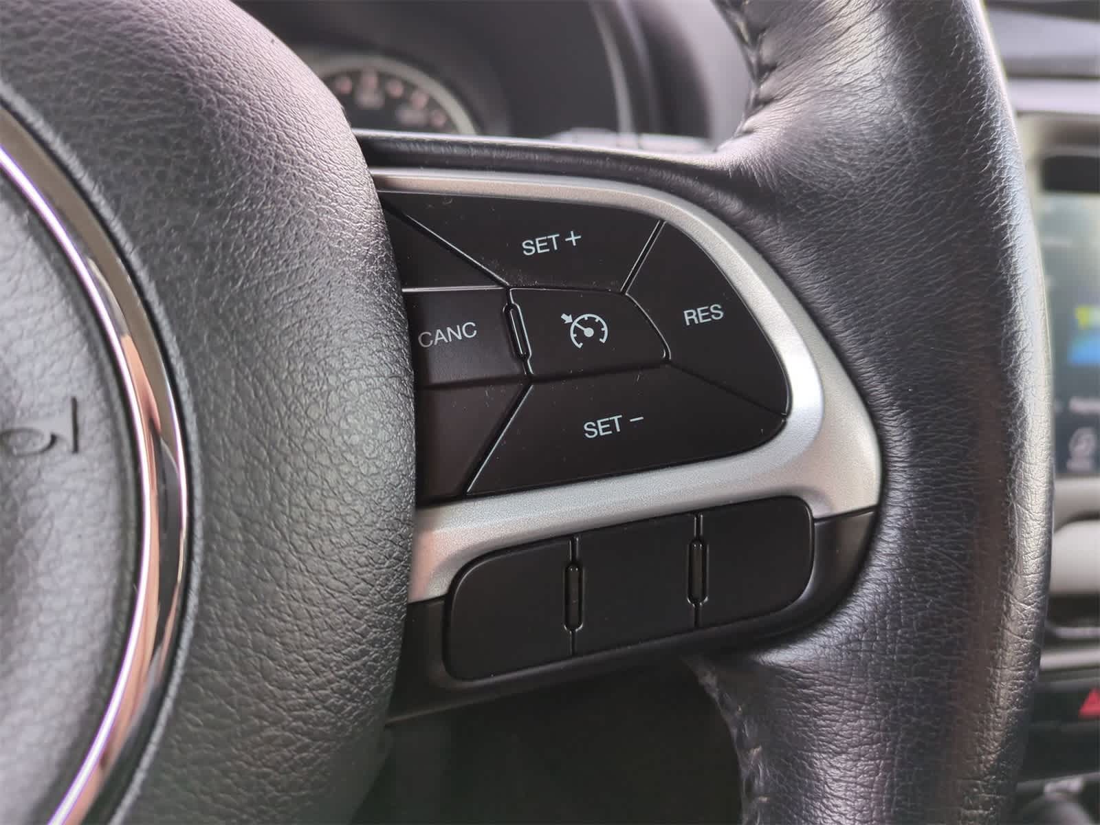 Thumbnail: 2019 Jeep Renegade - 24