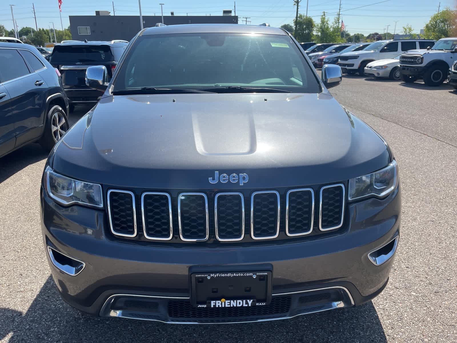 Thumbnail: 2017 Jeep Grand Cherokee - 19