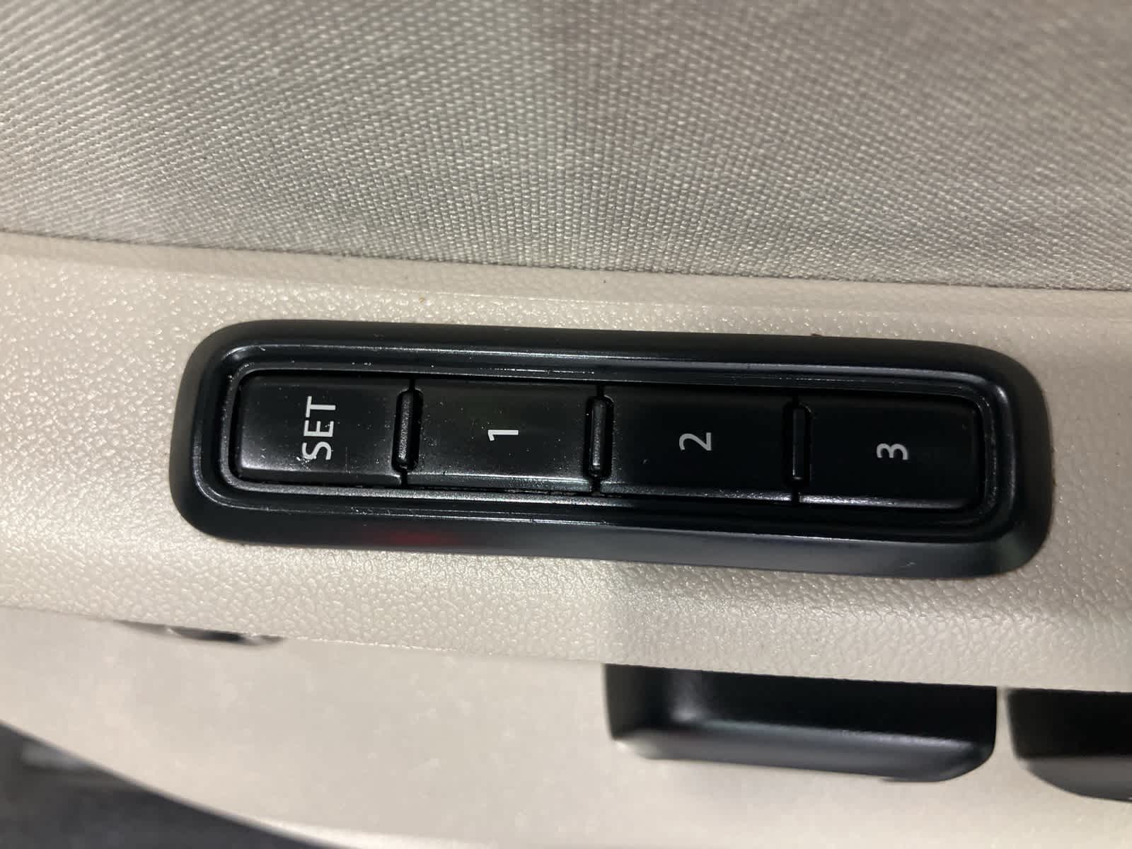 Thumbnail: 2019 Volkswagen Atlas - 14