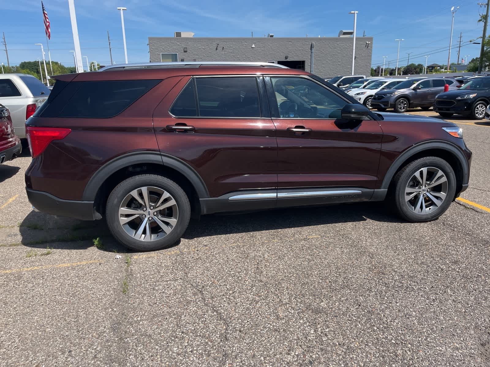 Thumbnail: 2020 Ford Explorer - 14