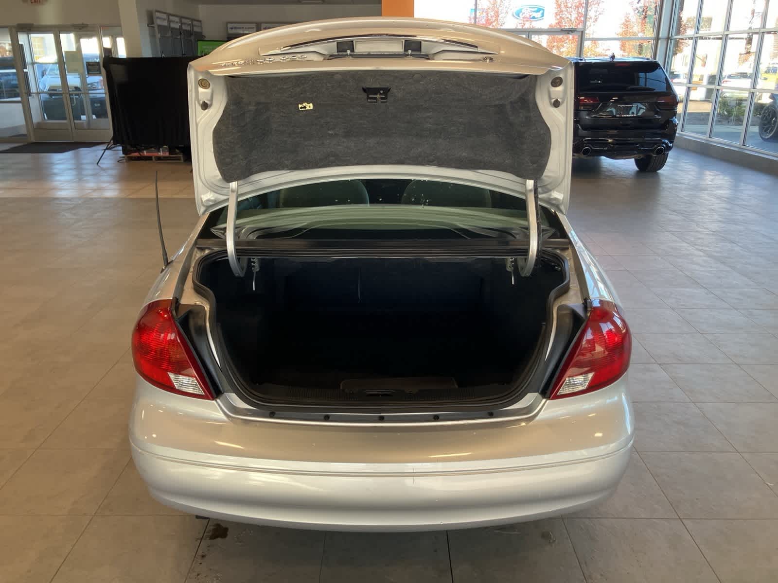 Thumbnail: 2000 Ford Taurus - 27