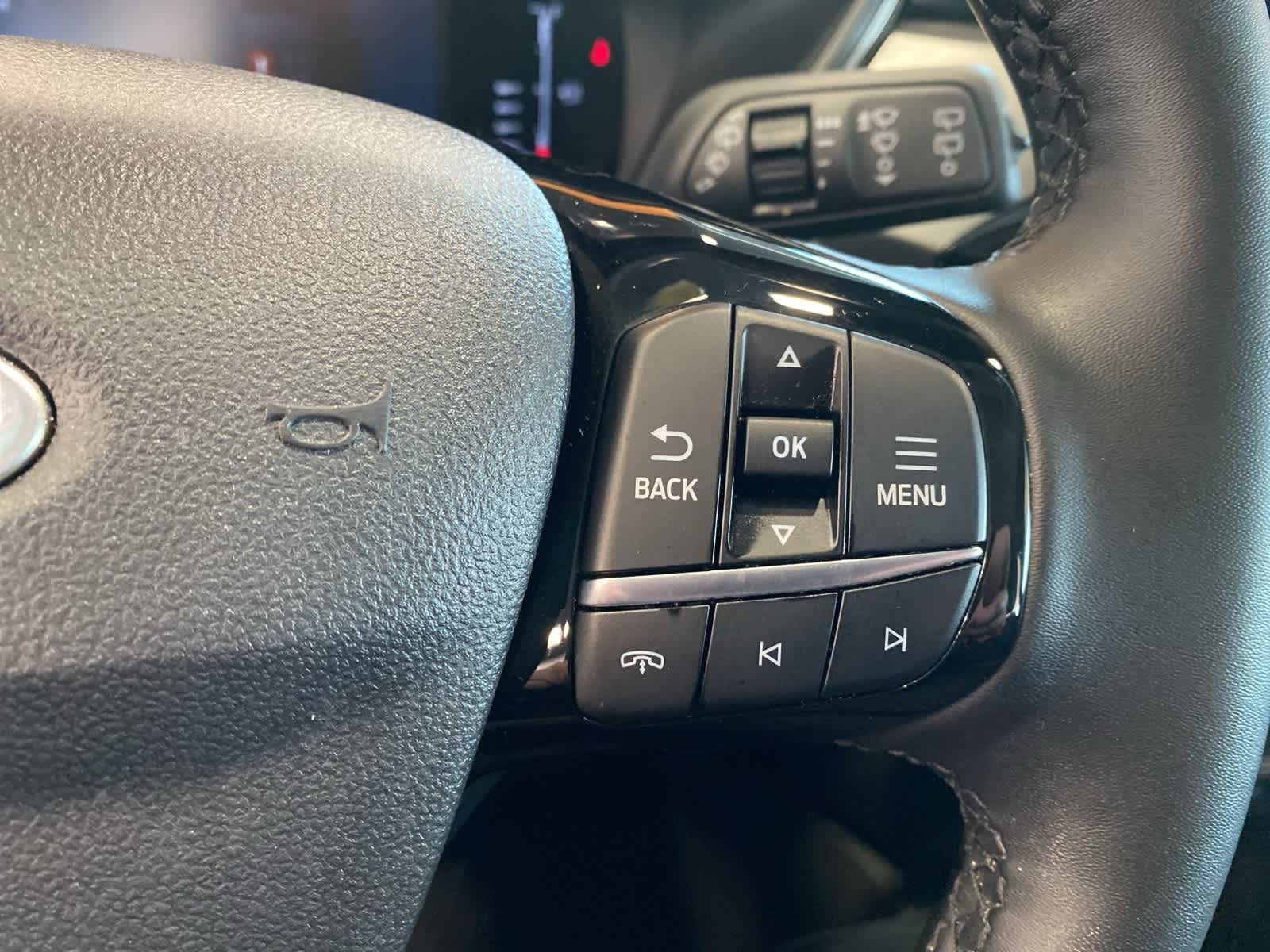 Thumbnail: 2023 Ford Escape - 21