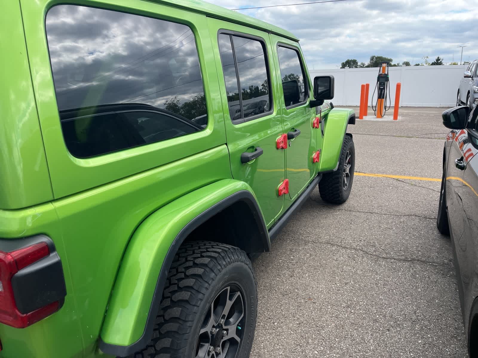 Thumbnail: 2019 Jeep Wrangler - 14