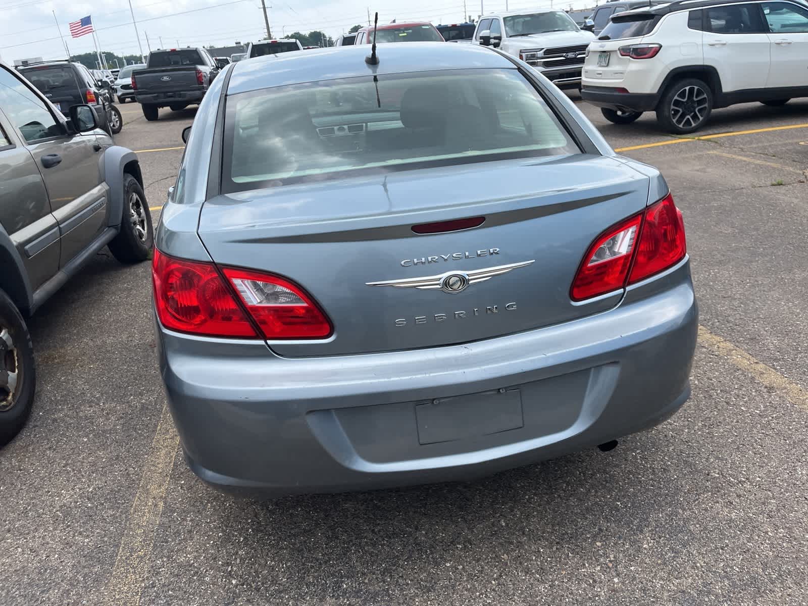 Thumbnail: 2009 Chrysler Sebring - 11