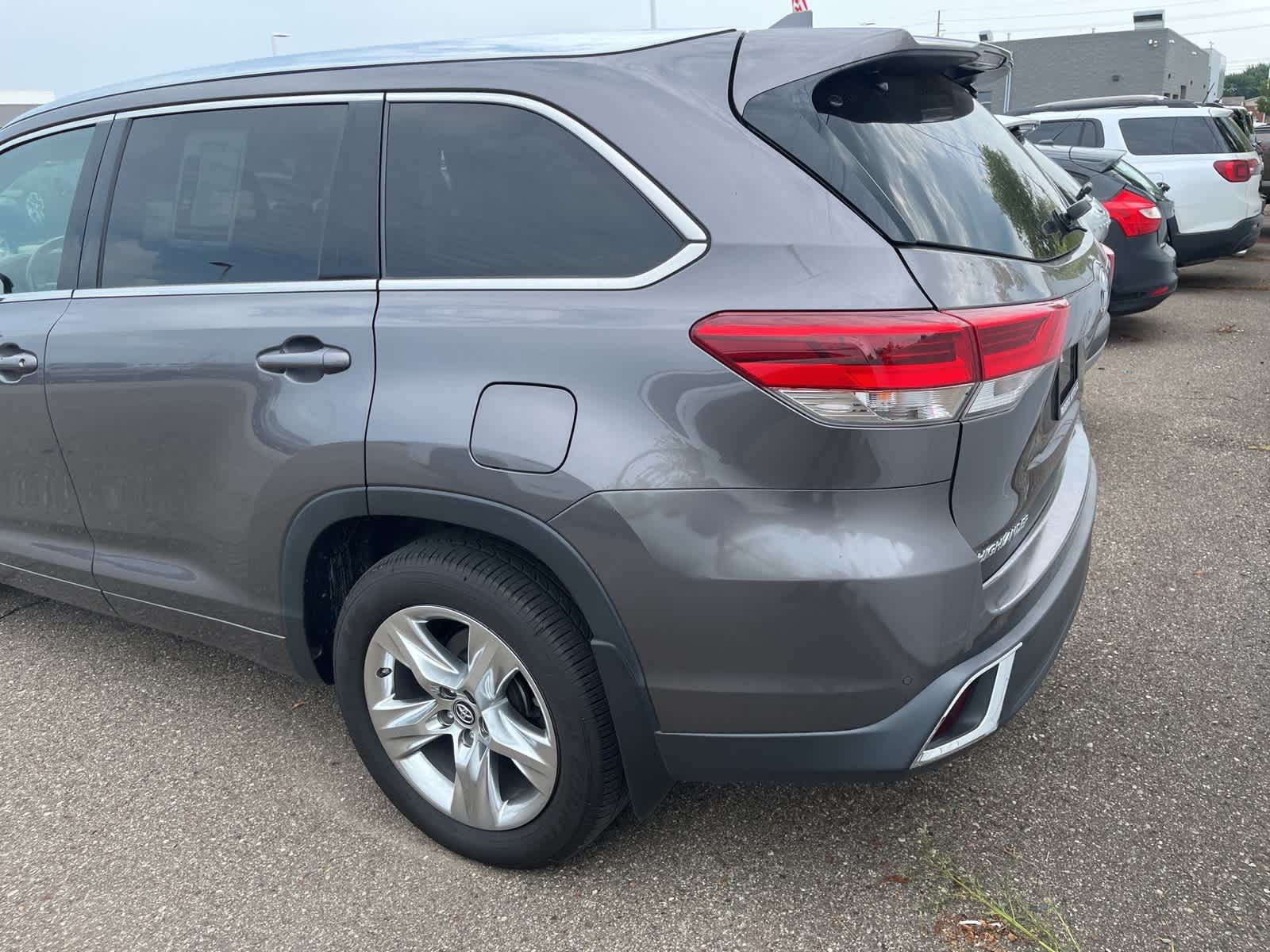 Thumbnail: 2018 Toyota Highlander - 9