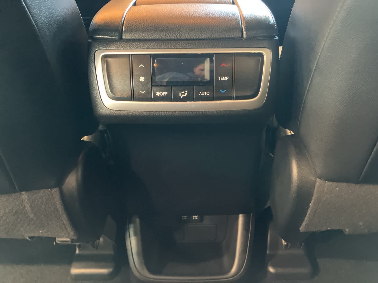 Thumbnail: 2018 Toyota Highlander - 21