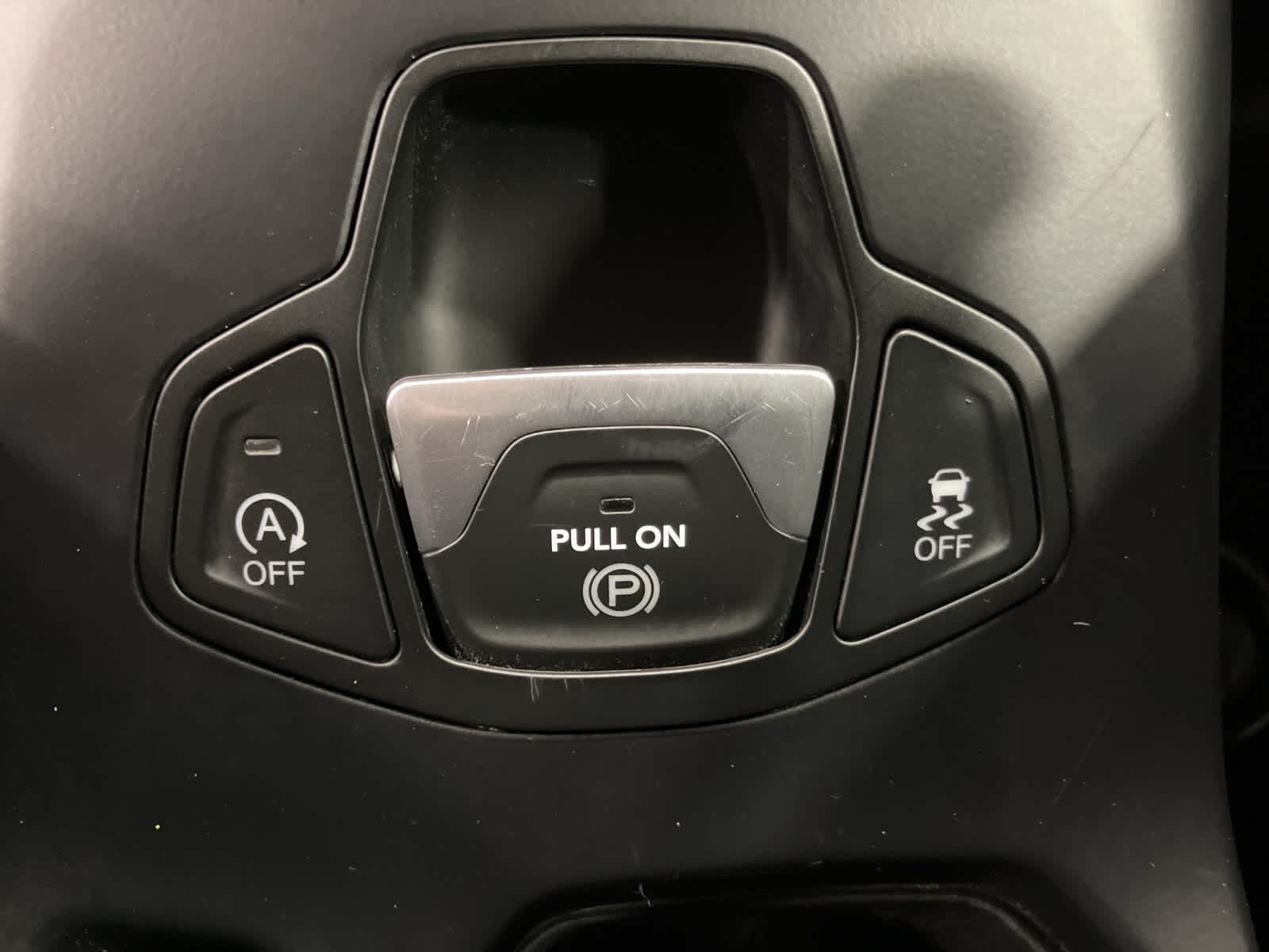 Thumbnail: 2023 Jeep Renegade - 15