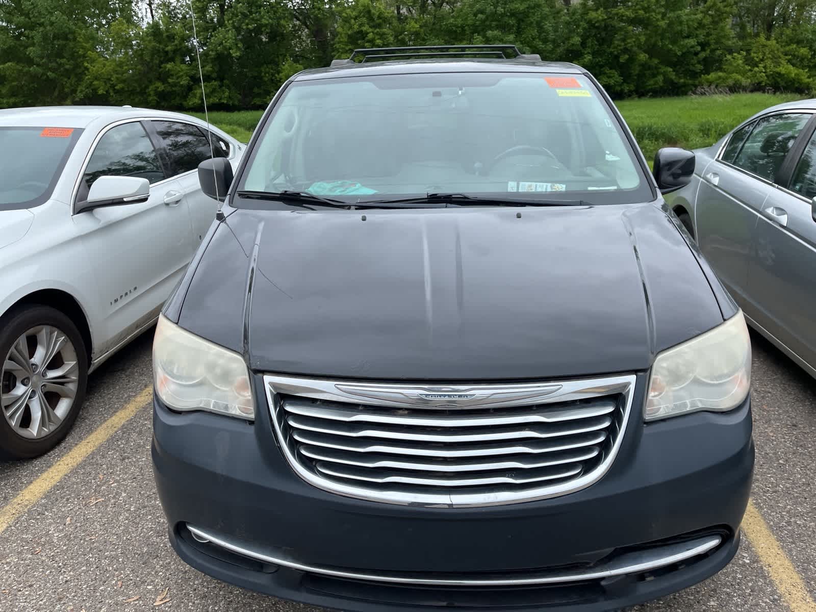 Thumbnail: 2012 Chrysler Town & Country - 22