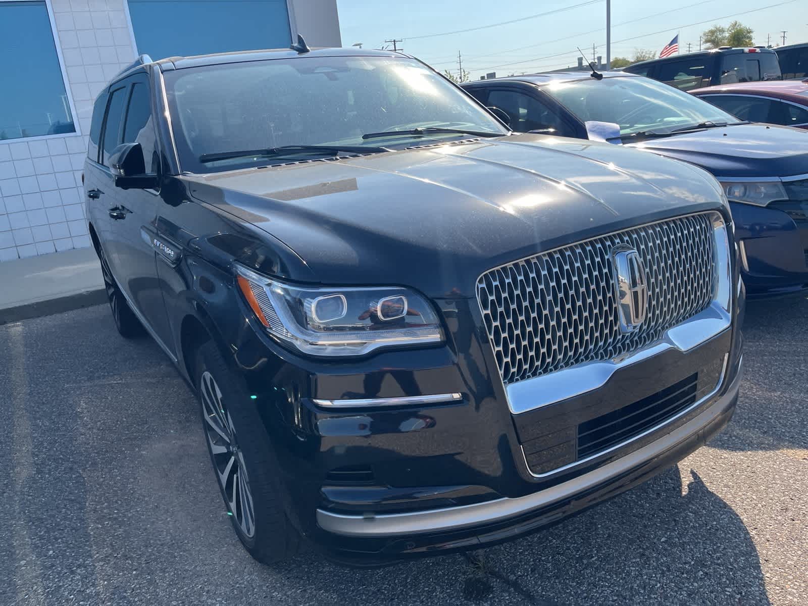 Thumbnail: 2023 Lincoln Navigator - 19