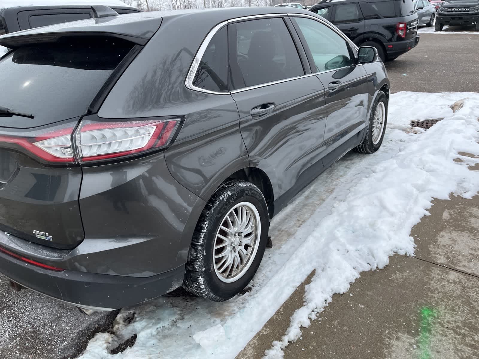 Thumbnail: 2015 Ford Edge - 16