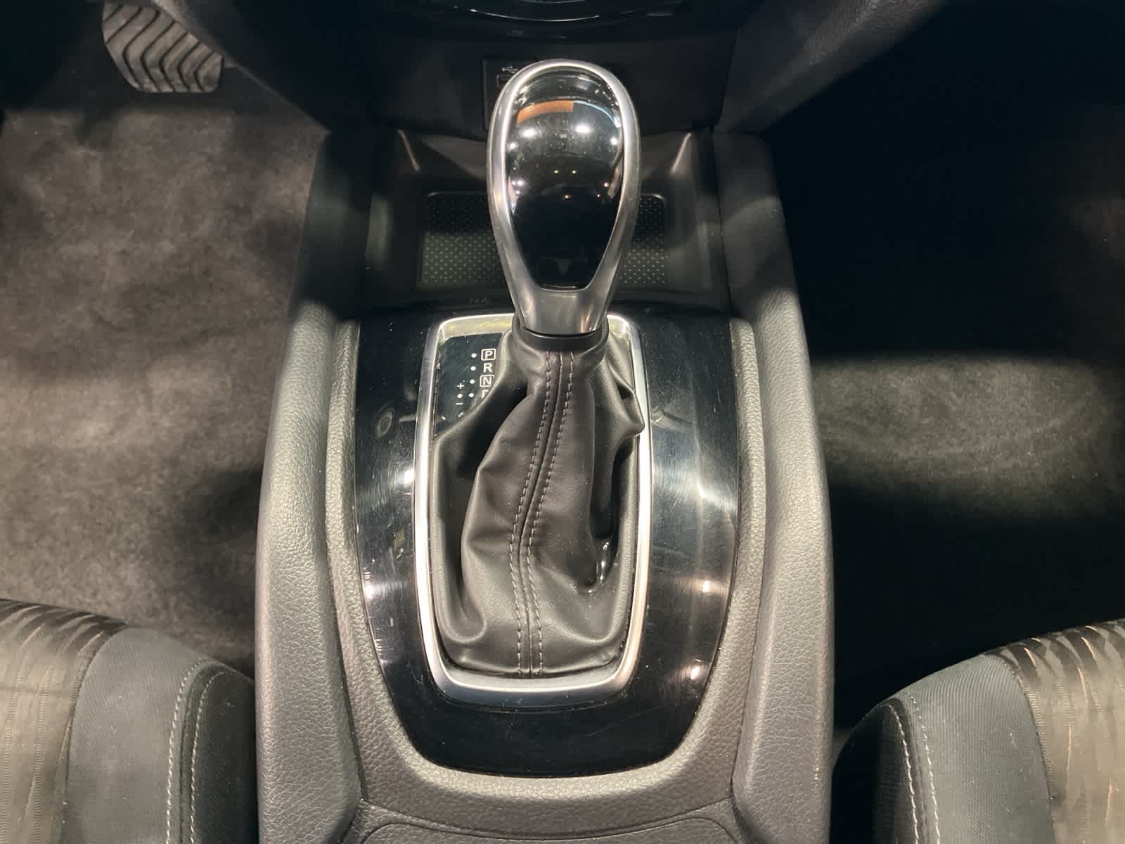 Thumbnail: 2017 Nissan Rogue - 16