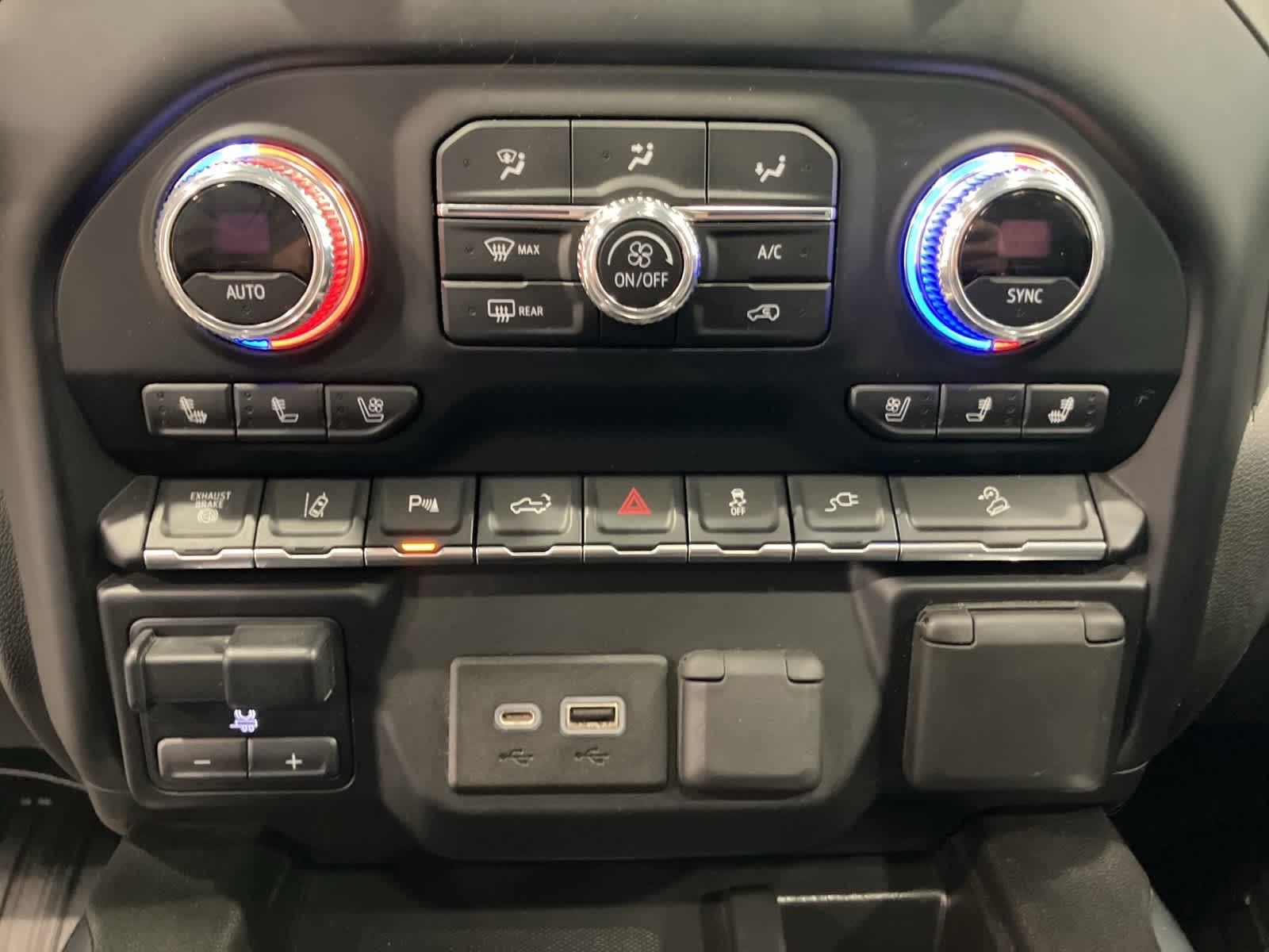 Thumbnail: 2020 GMC Sierra 3500 - 21