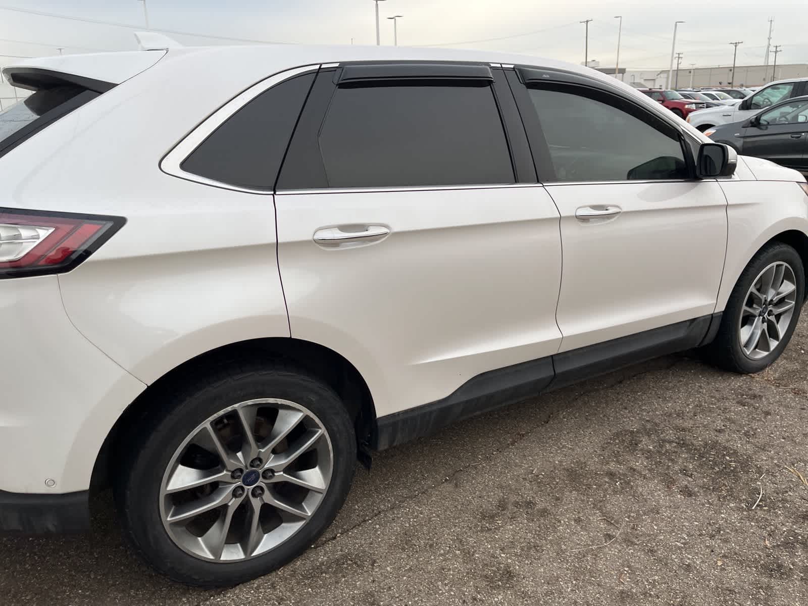 Thumbnail: 2016 Ford Edge - 13