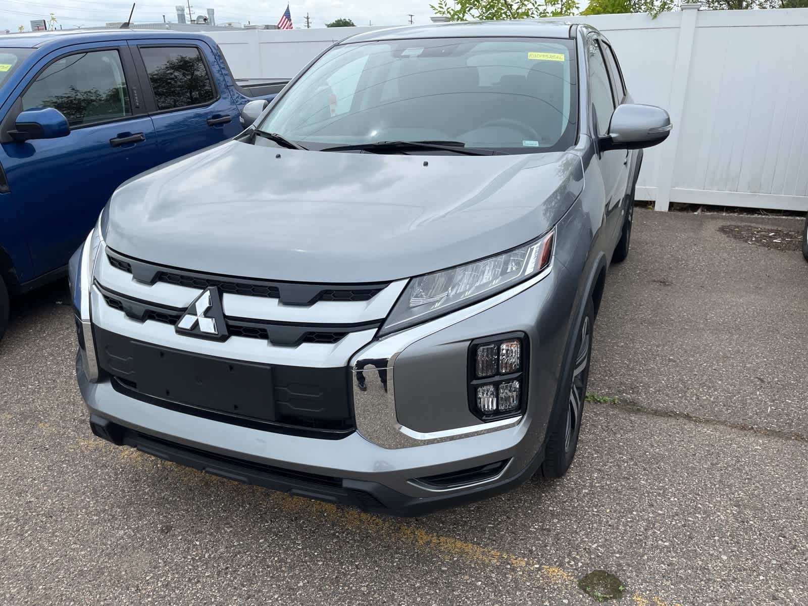 Thumbnail: 2024 Mitsubishi Outlander Sport - 3