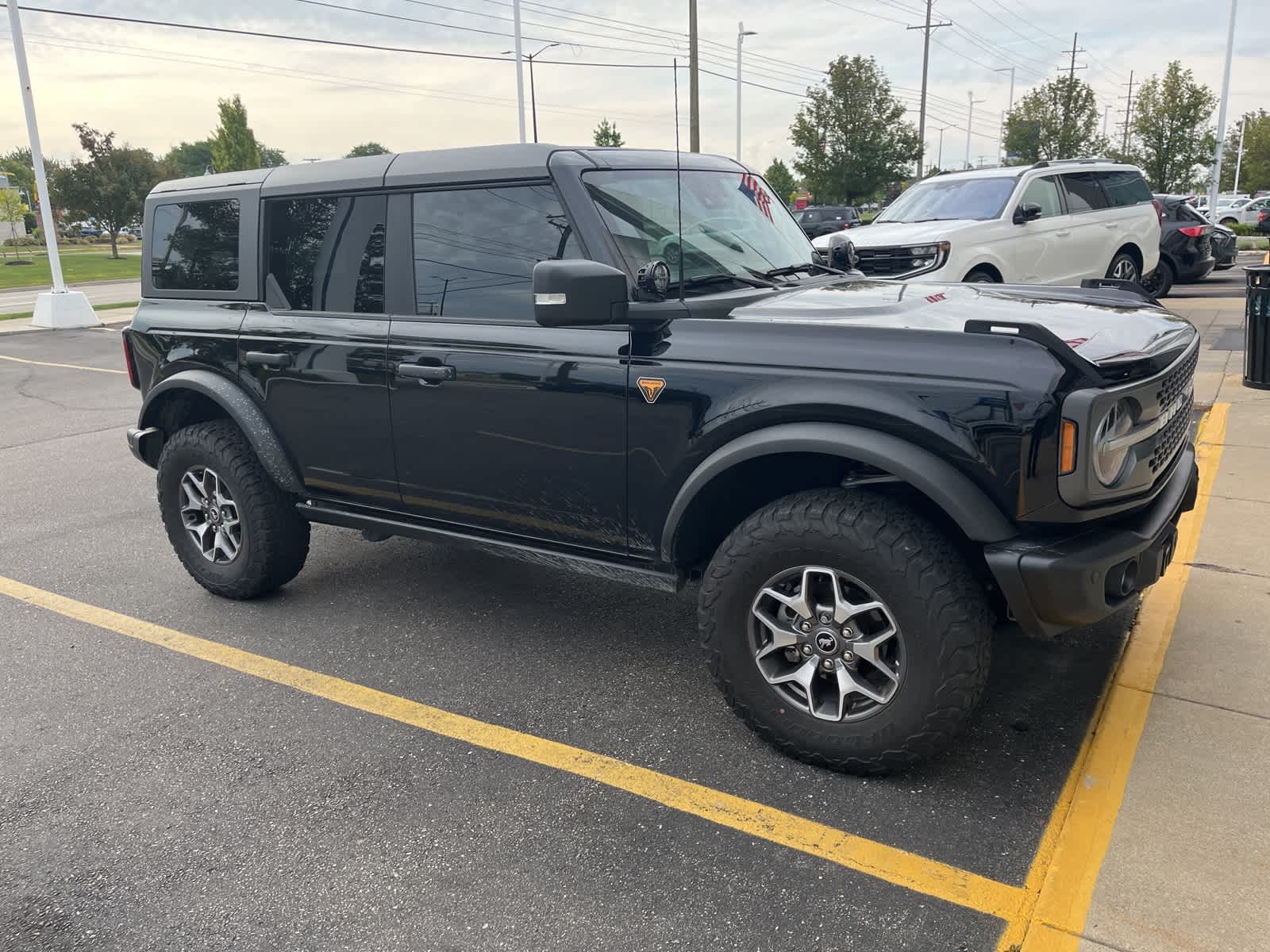 Thumbnail: 2022 Ford Bronco - 16