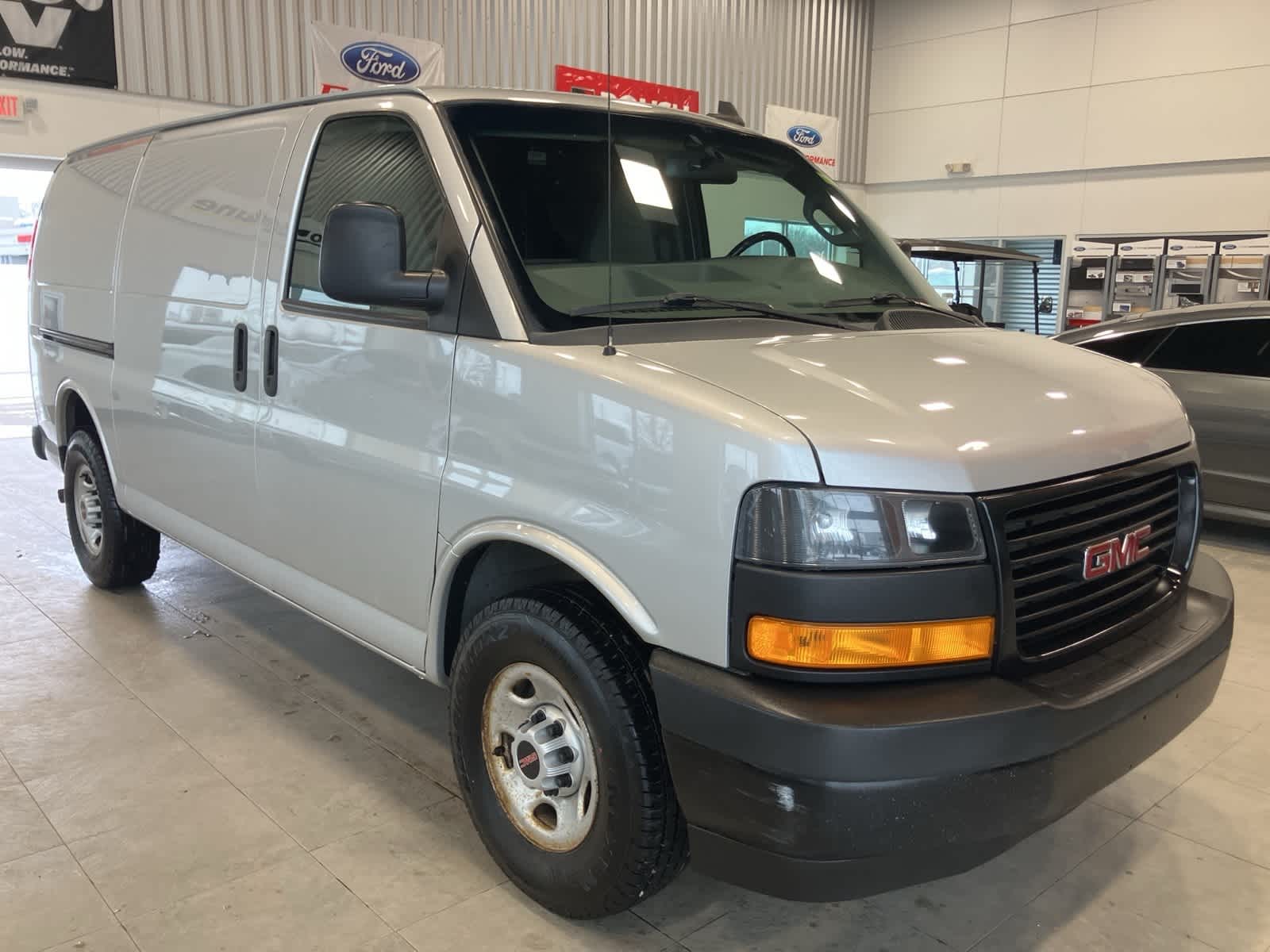 Thumbnail: 2021 GMC Savana - 3