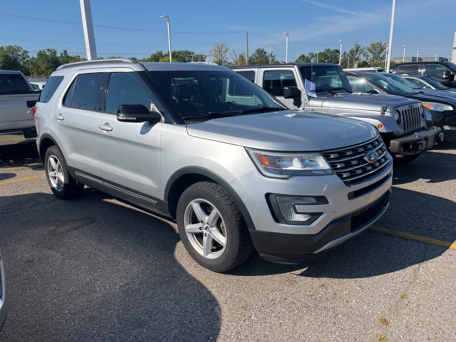 Thumbnail: 2017 Ford Explorer - 18