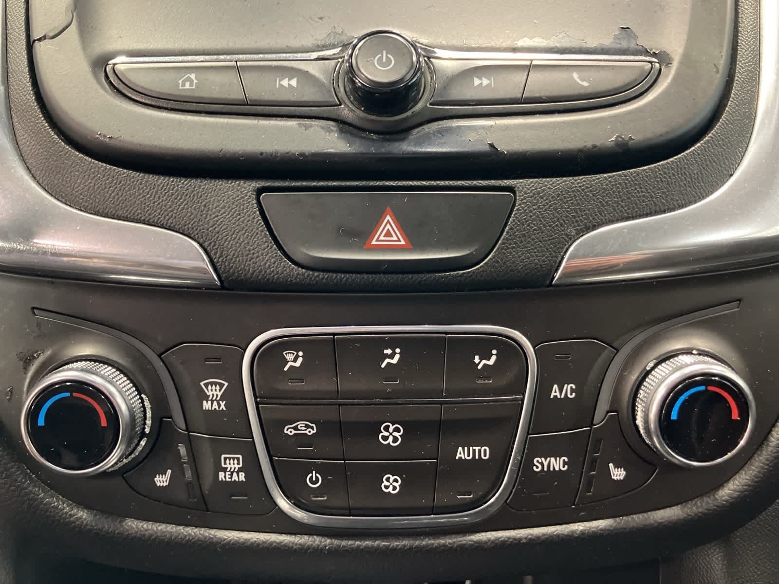 Thumbnail: 2018 Chevrolet Equinox - 17