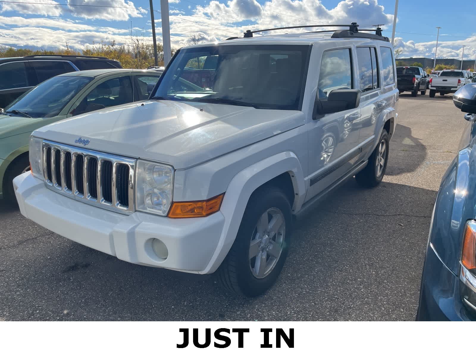 Thumbnail: 2008 Jeep Commander - 1