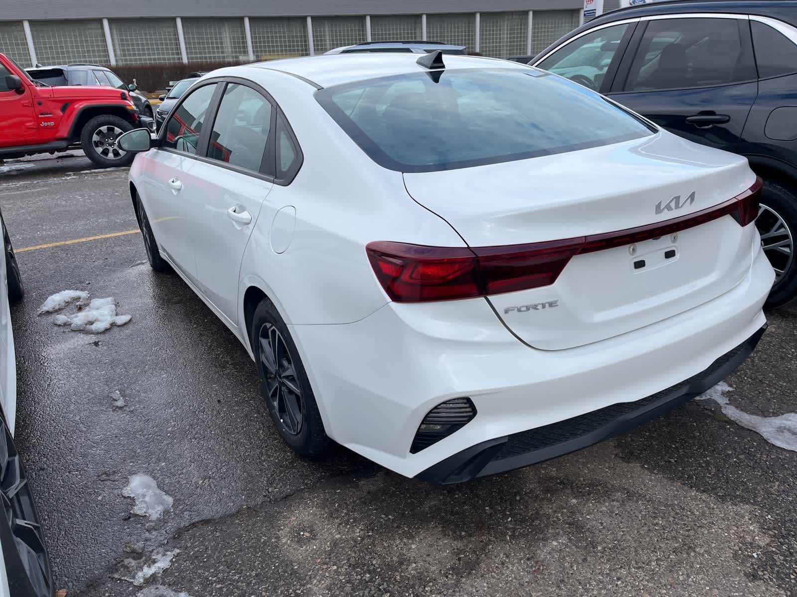 Thumbnail: 2024 Kia Forte - 8