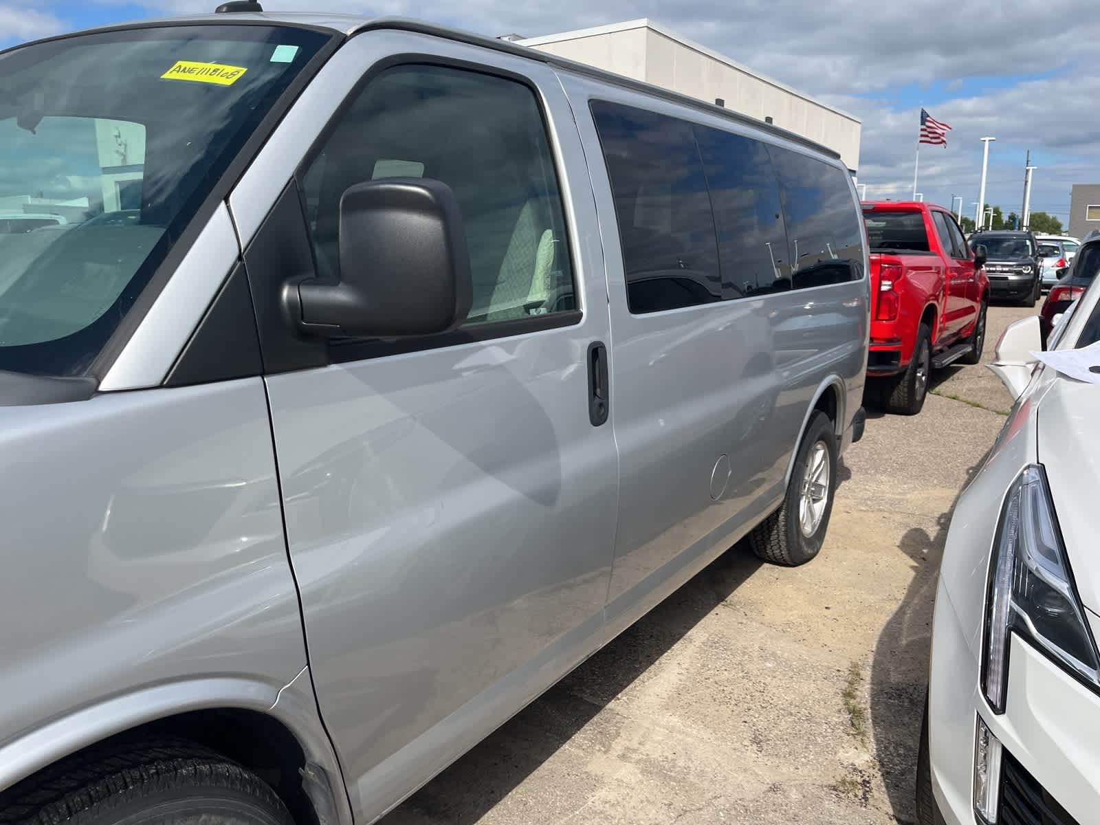 Thumbnail: 2014 GMC Savana - 6