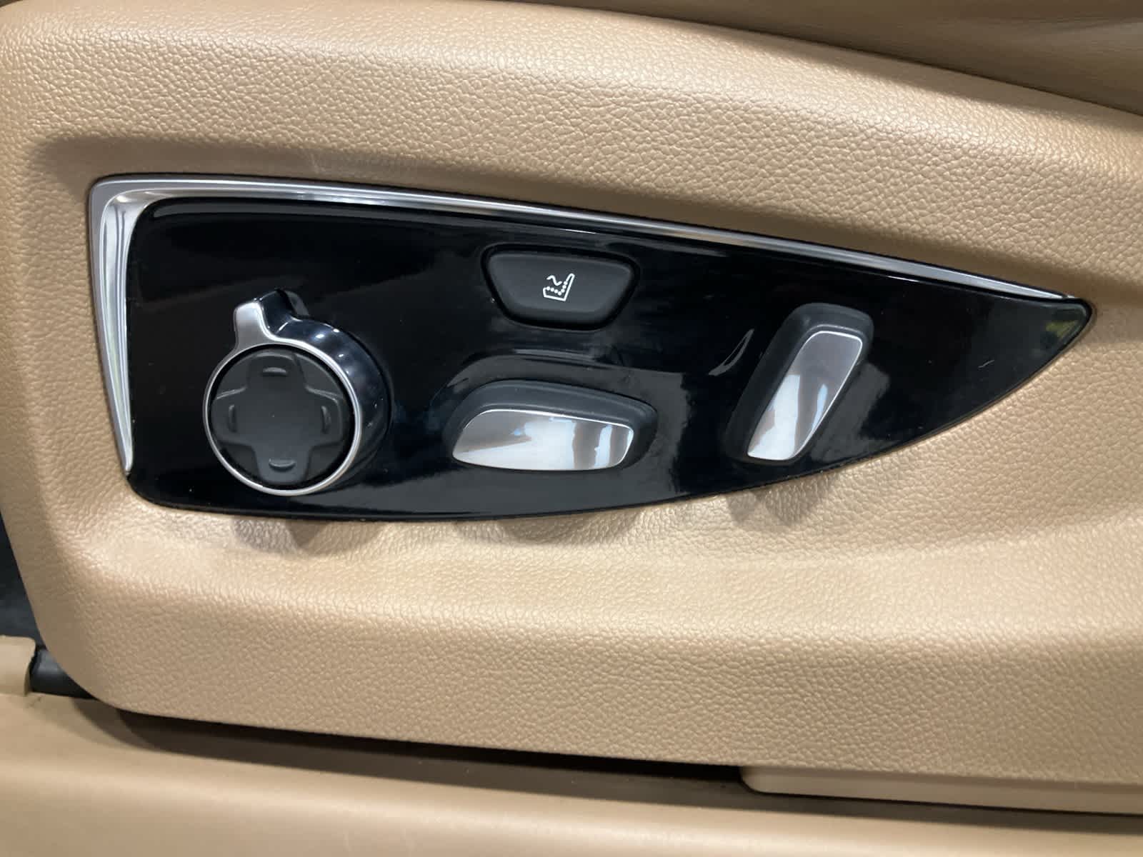 Thumbnail: 2019 Cadillac Escalade - 13