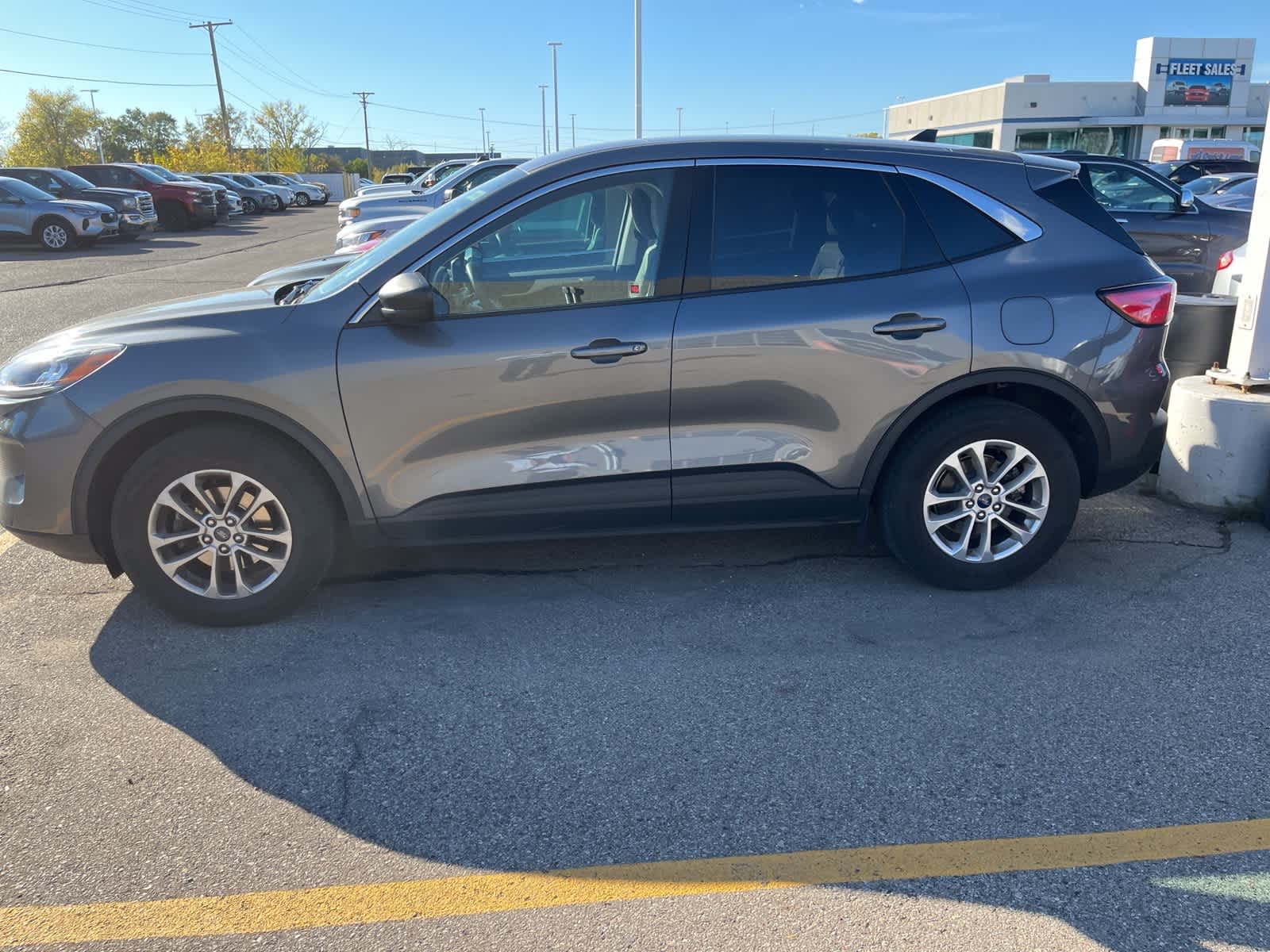 Thumbnail: 2022 Ford Escape - 6
