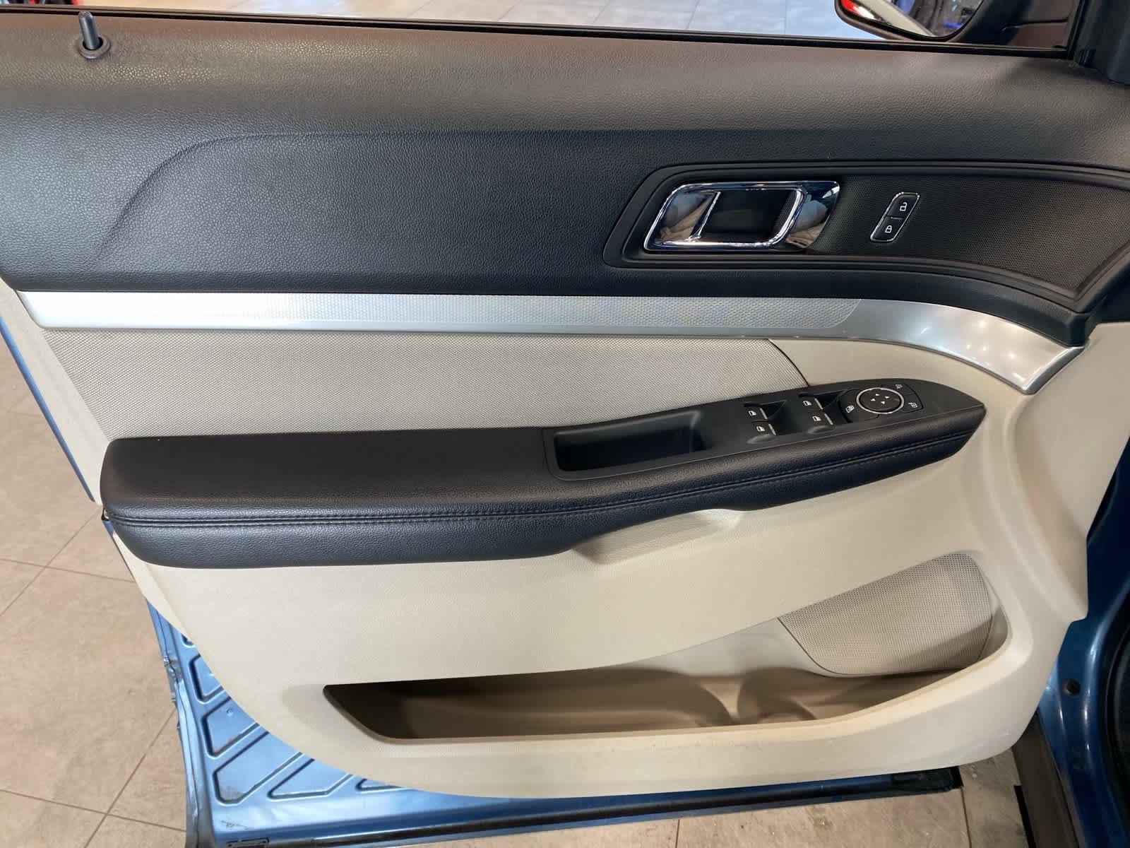 Thumbnail: 2018 Ford Explorer - 17