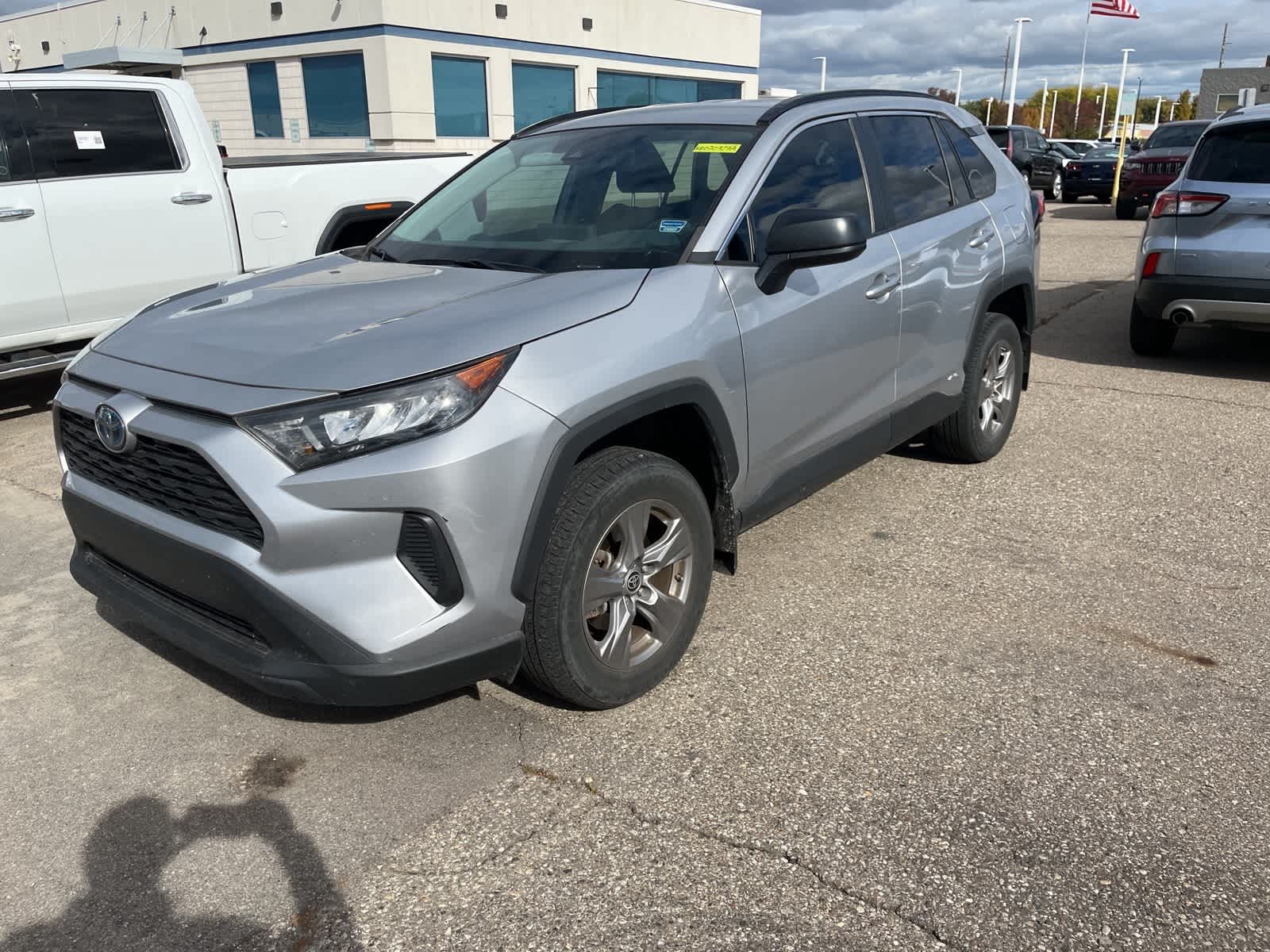 Thumbnail: 2022 Toyota RAV4 - 3