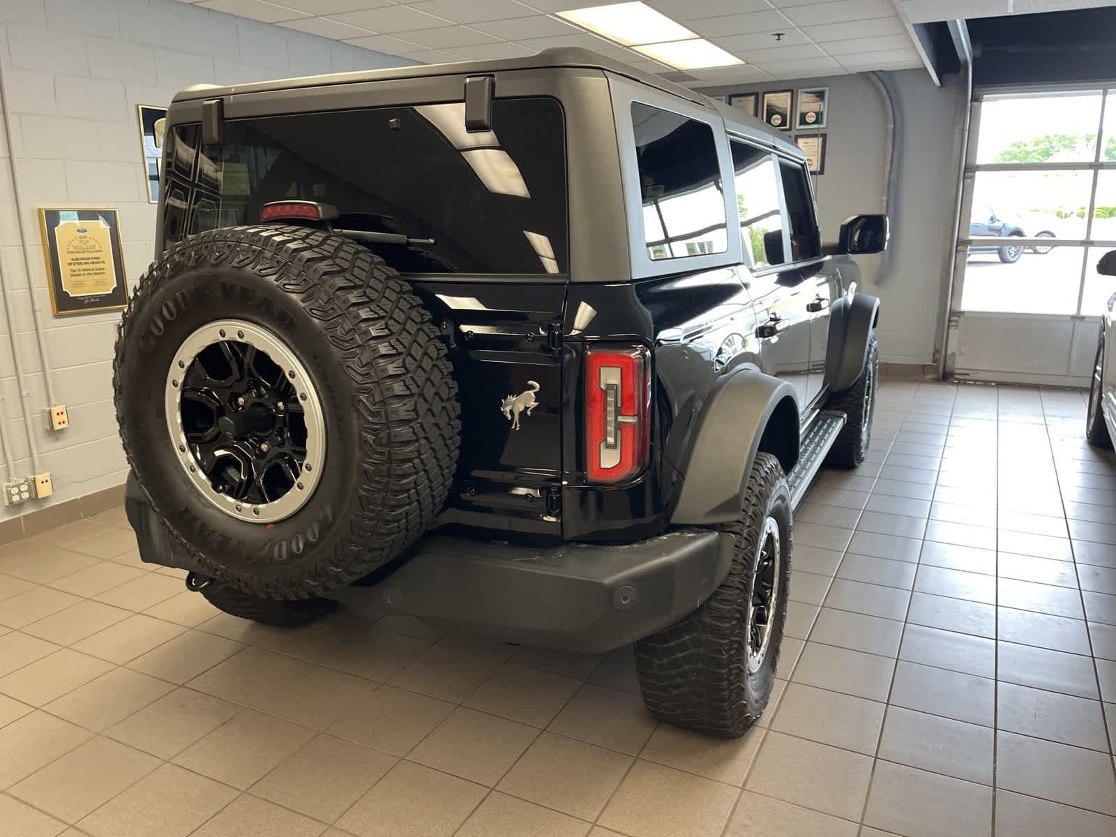 2022 Ford Bronco Outer Banks 12