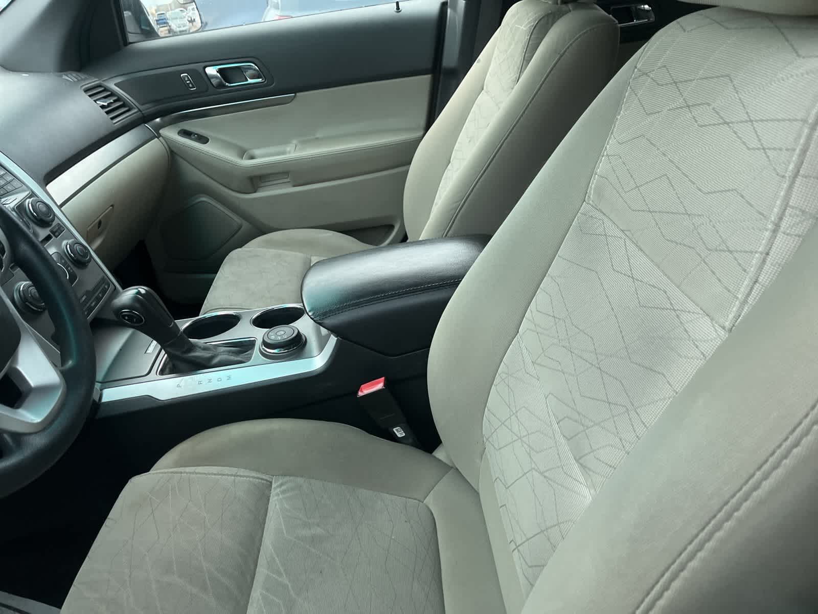 Thumbnail: 2013 Ford Explorer - 25