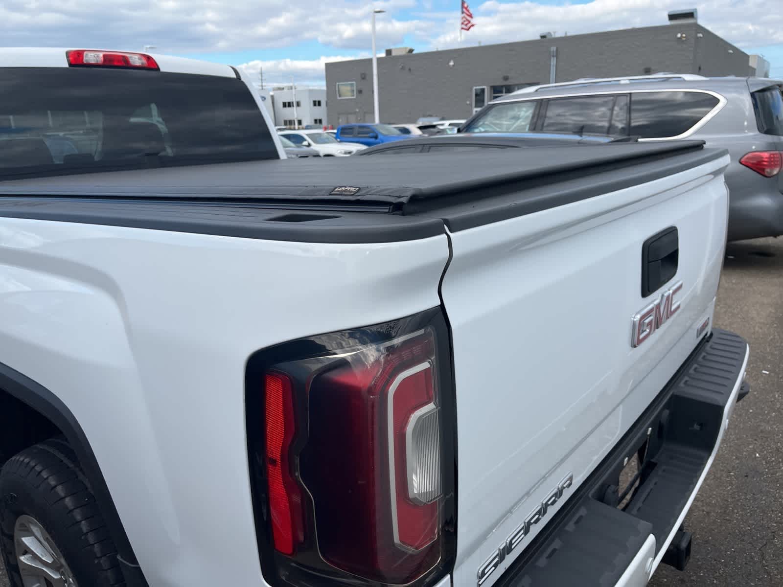 Thumbnail: 2016 GMC Sierra 1500 - 9