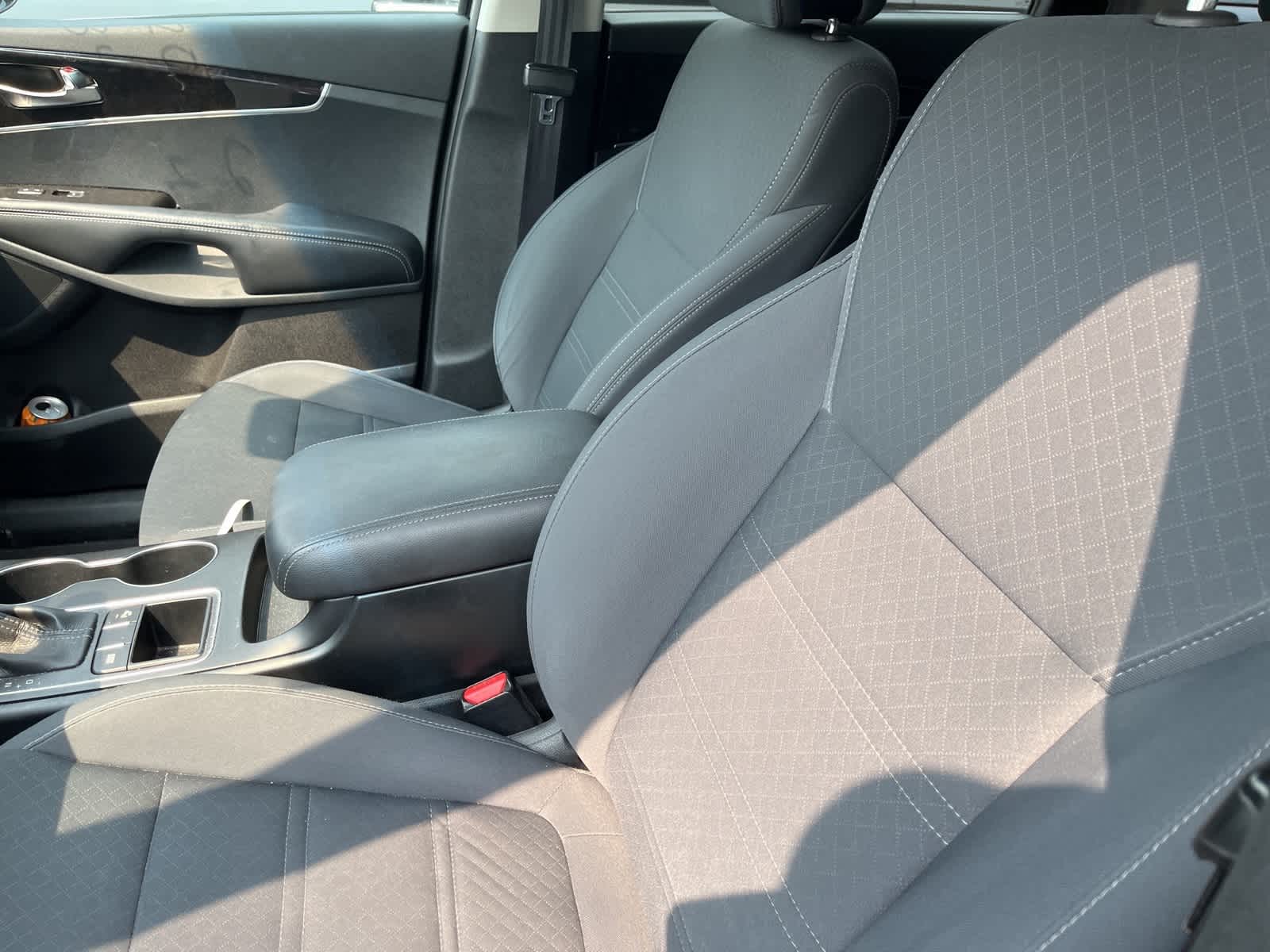 Thumbnail: 2016 Kia Sorento - 21