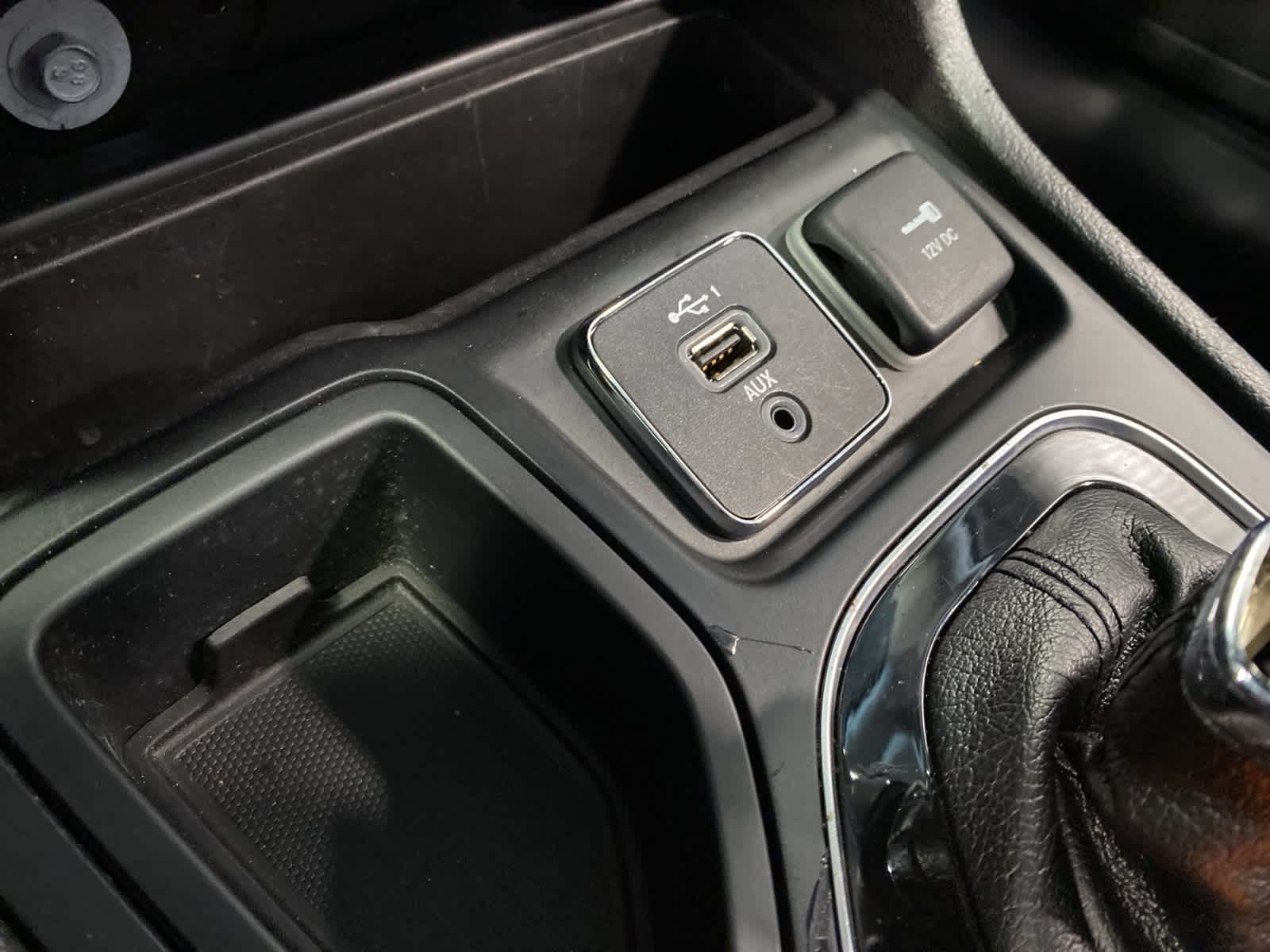 Thumbnail: 2021 Jeep Cherokee - 22