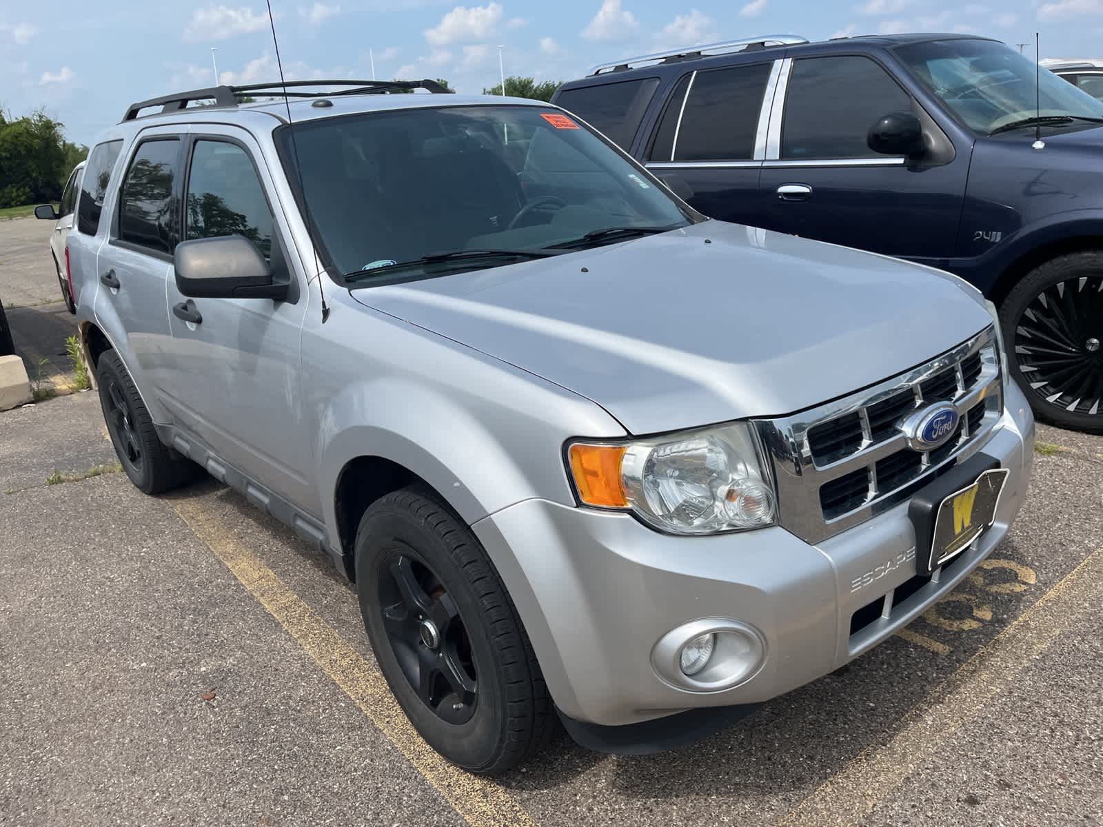 Thumbnail: 2011 Ford Escape - 16