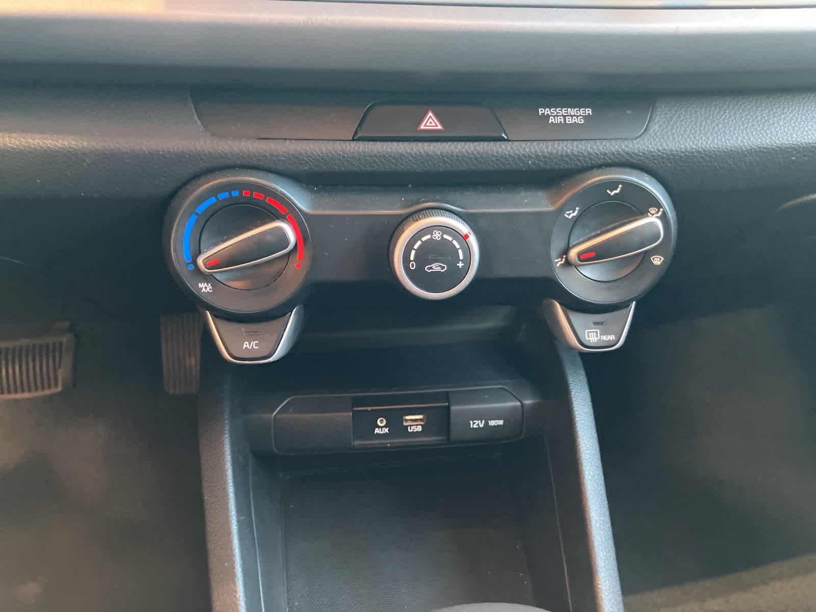 Thumbnail: 2018 Kia Rio - 14