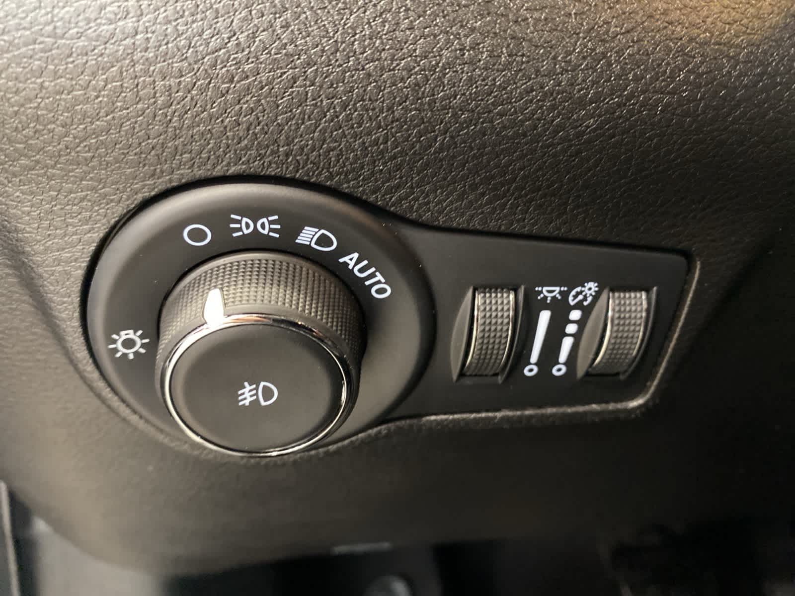 Thumbnail: 2025 Jeep Compass - 18