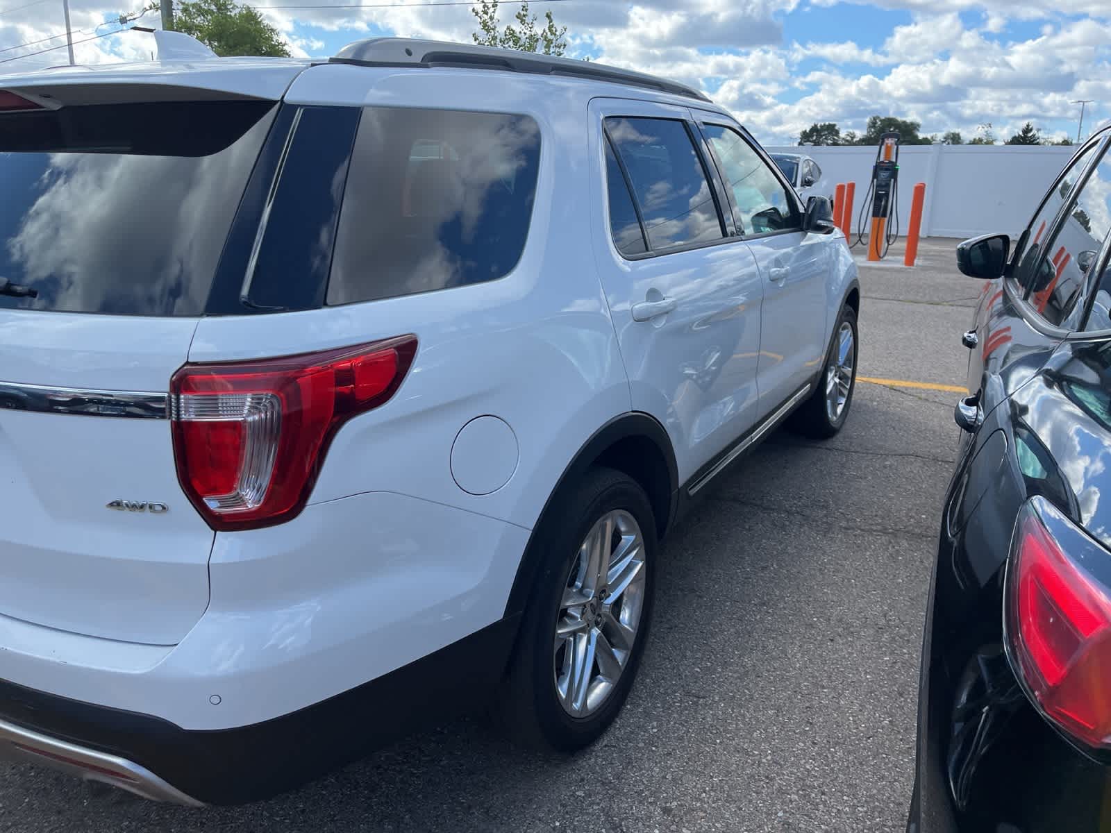 Thumbnail: 2017 Ford Explorer - 13