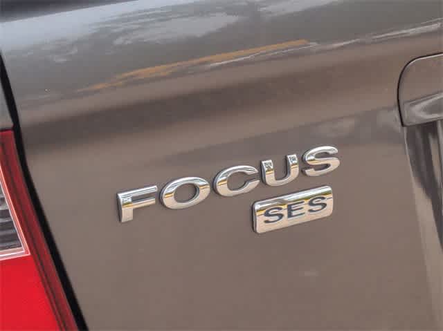 Thumbnail: 2005 Ford Focus - 13