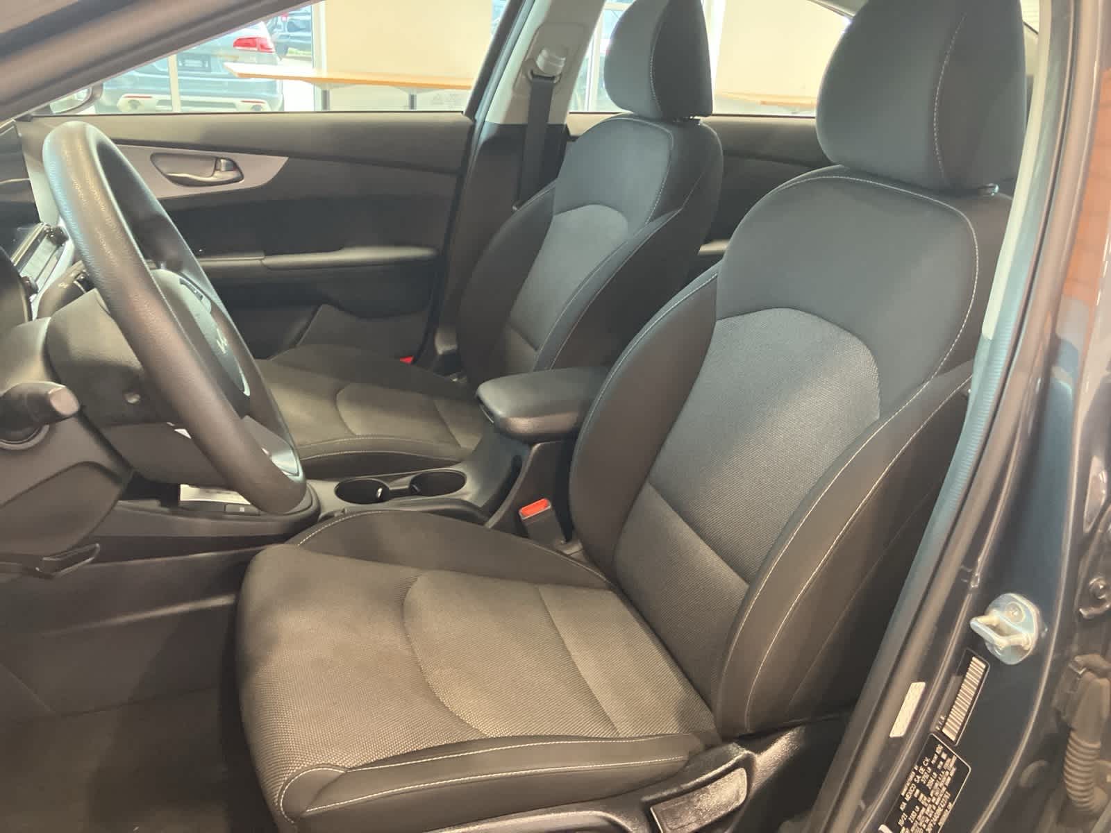 Thumbnail: 2022 Kia Forte - 10