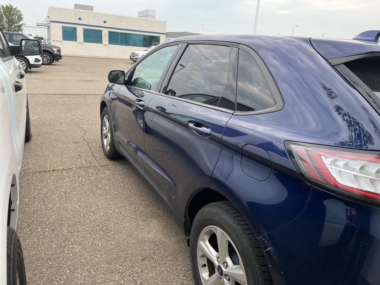 Thumbnail: 2016 Ford Edge - 11