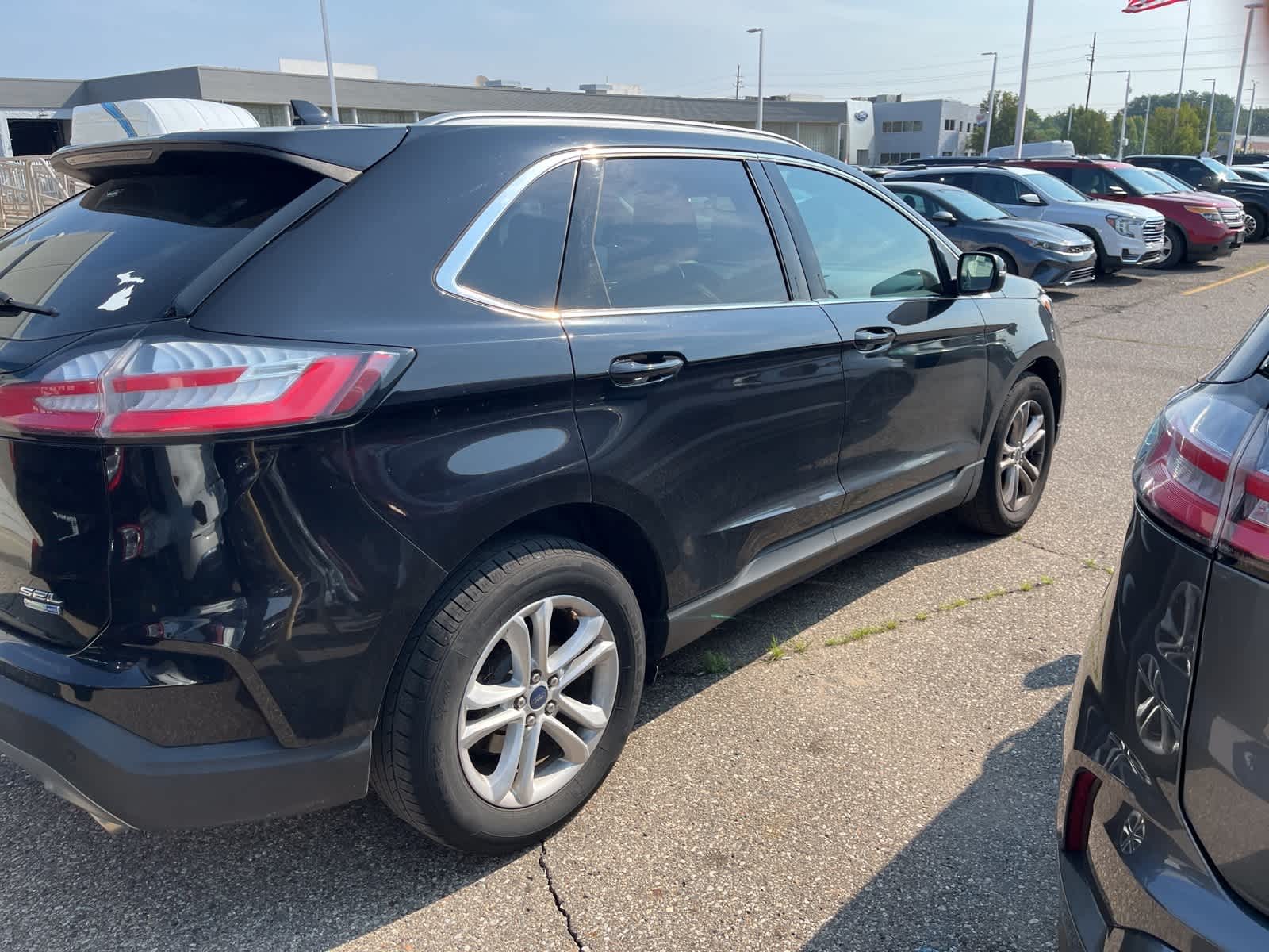 Thumbnail: 2020 Ford Edge - 12