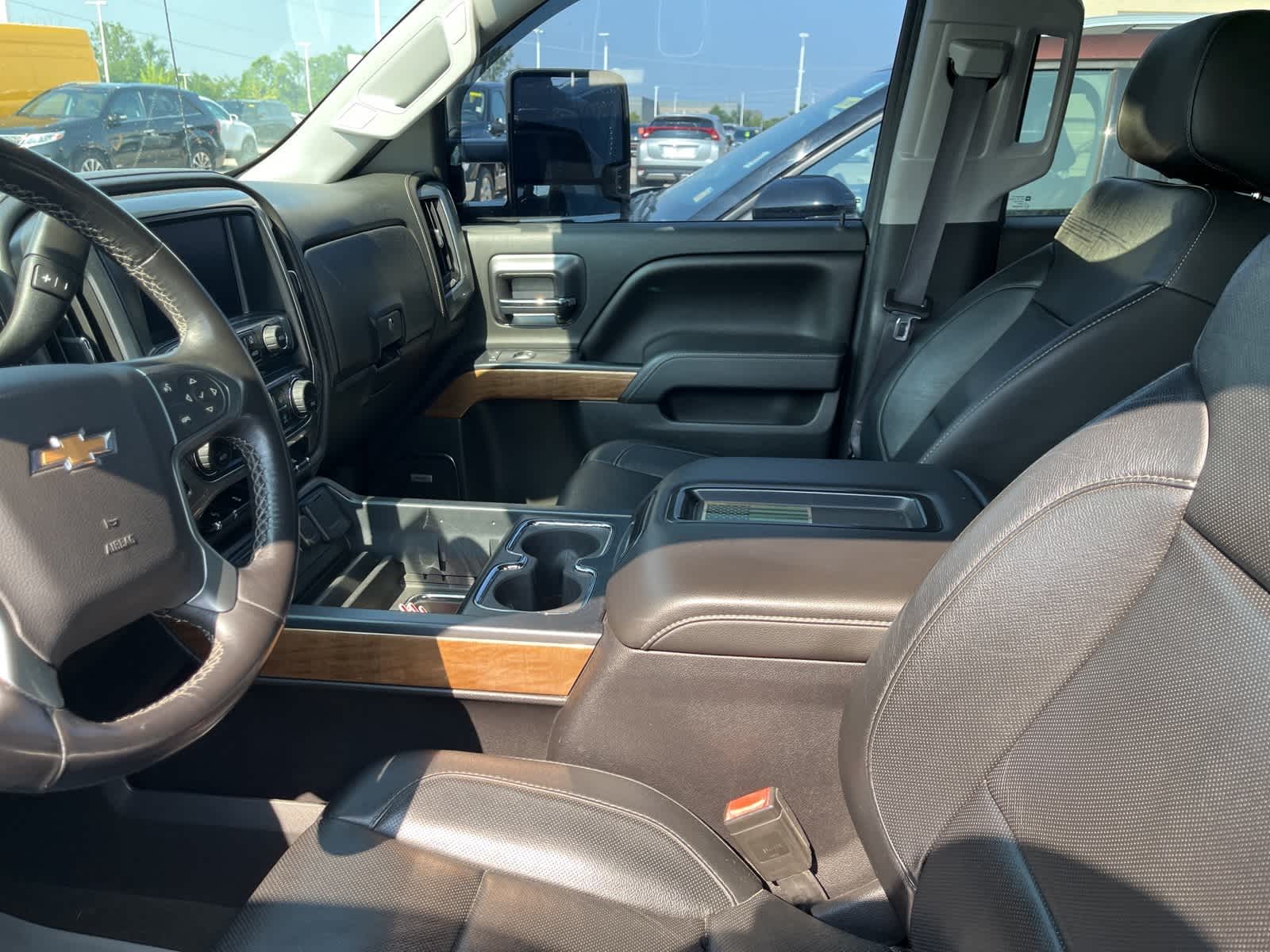 Thumbnail: 2015 Chevrolet Silverado 1500 - 24