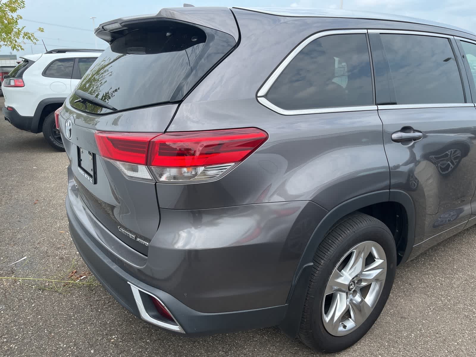 Thumbnail: 2018 Toyota Highlander - 11