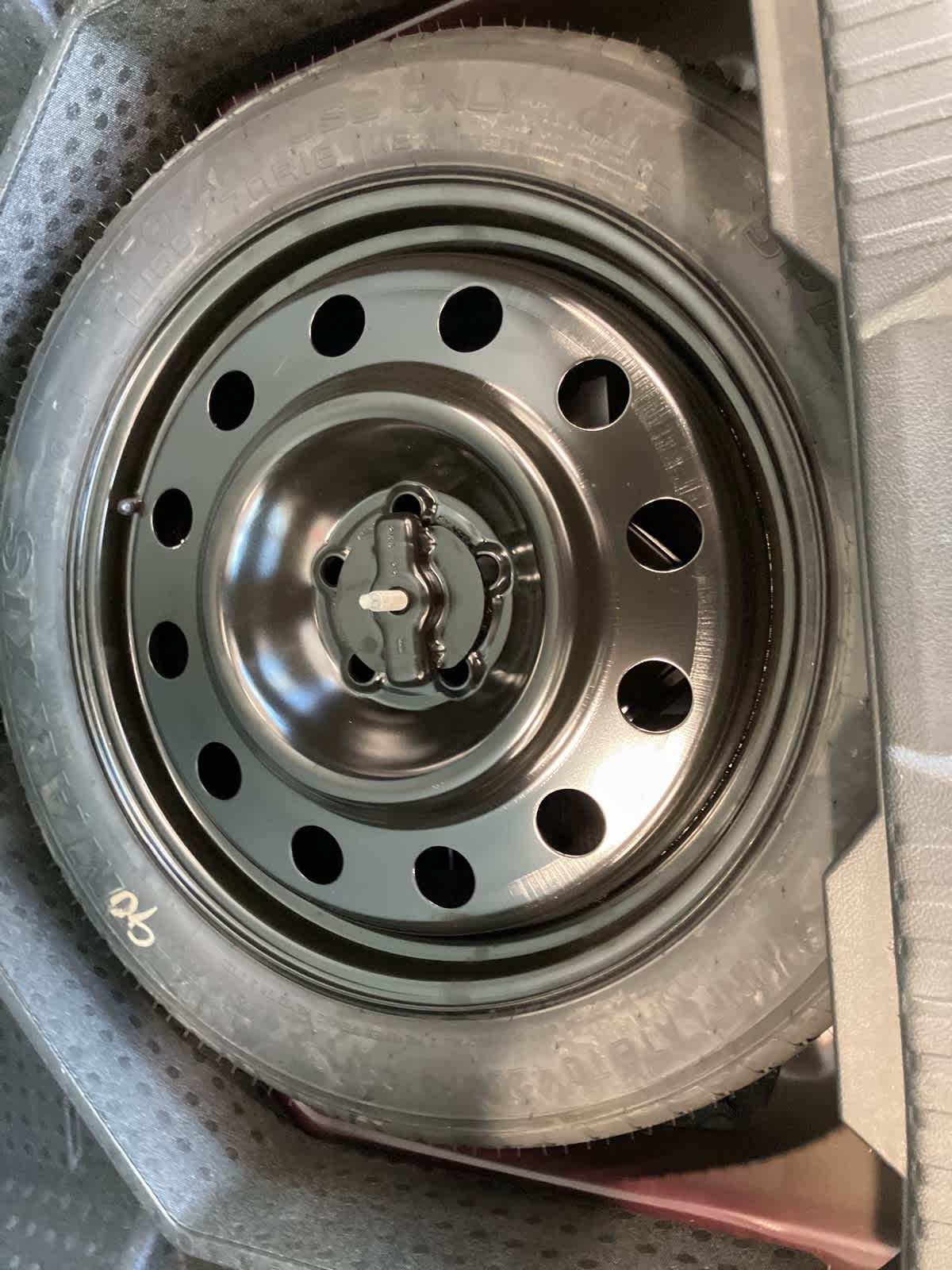 Thumbnail: 2022 Ford Edge - 30