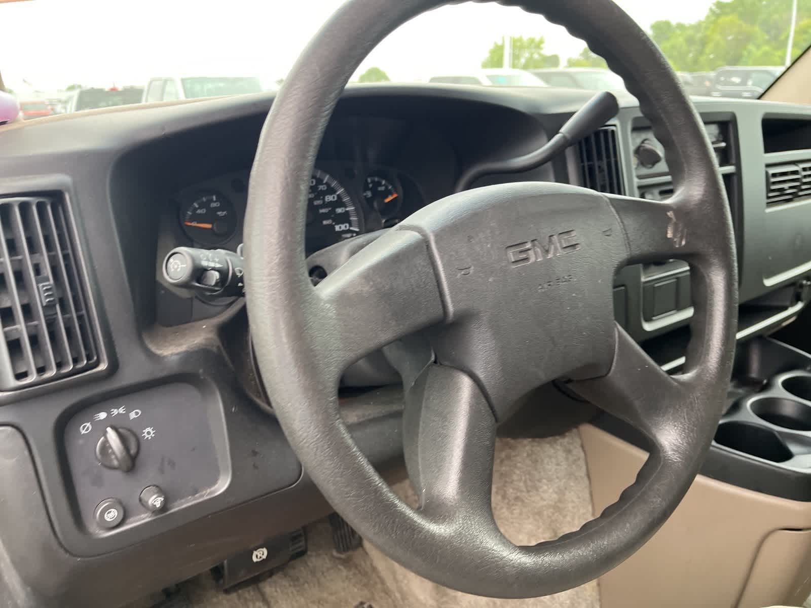 Thumbnail: 2004 GMC Savana - 28